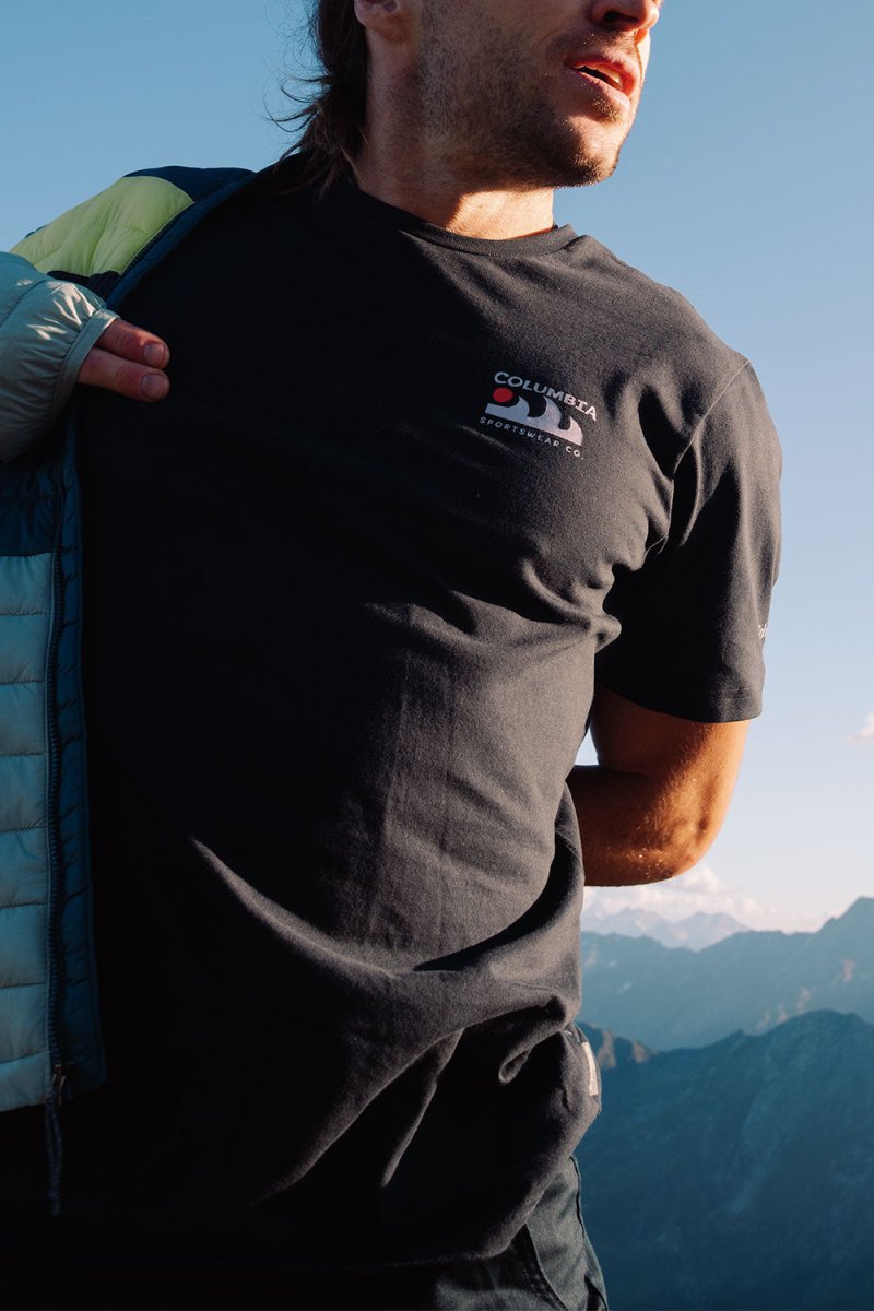 Columbia Explorers Canyon™ Back Short Sleeve Tee (Black/Peaks/Waves) | T-Shirts